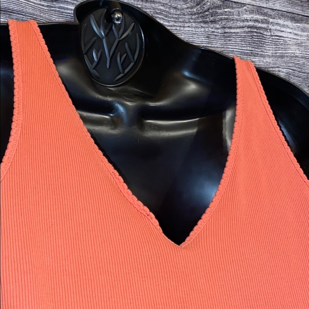 Express Delicate Double V tank - Picture 11 of 14